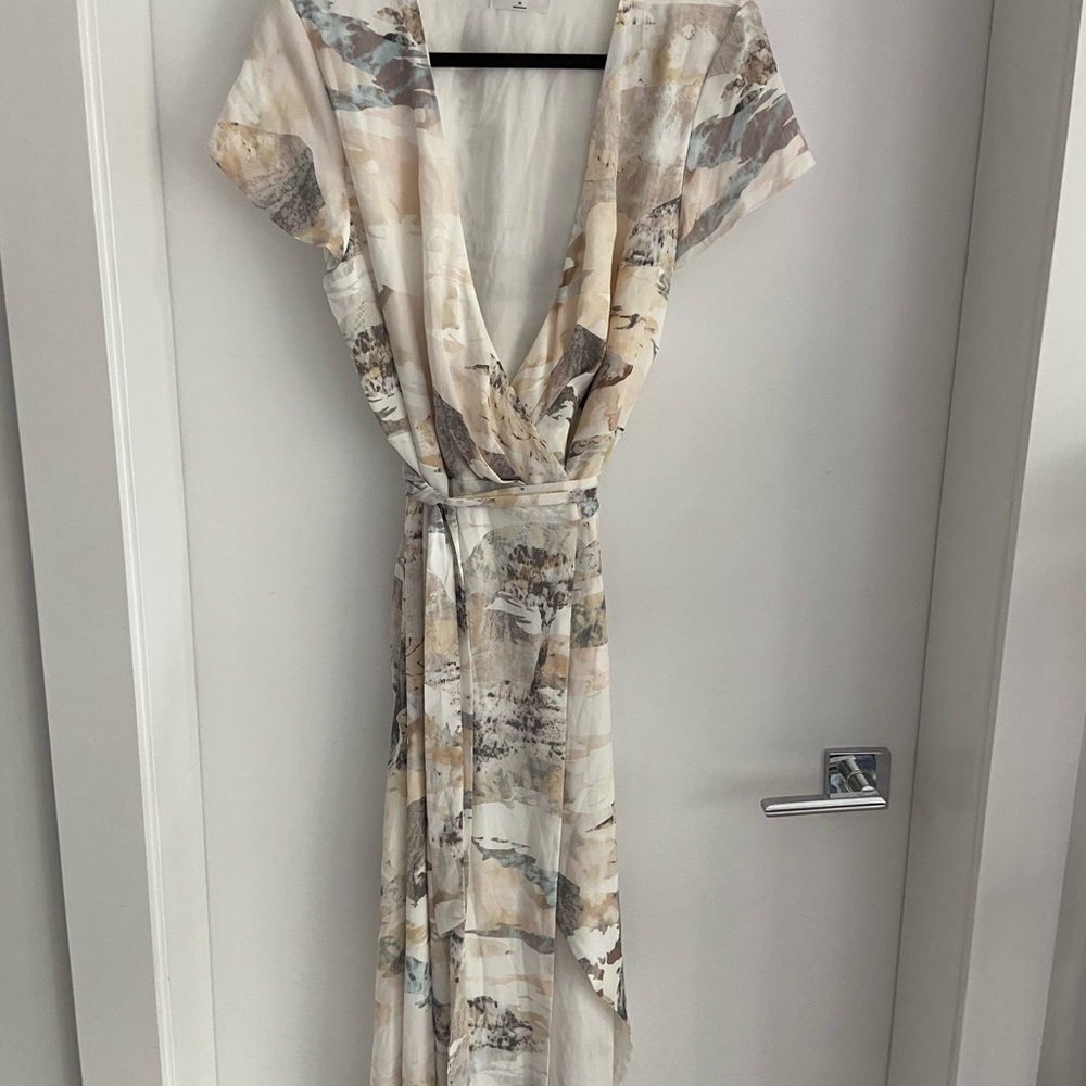 BABATON. Wrap dress.